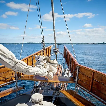 Waterkant Direkt Am Wittensee, Mit Spielscheune דירה