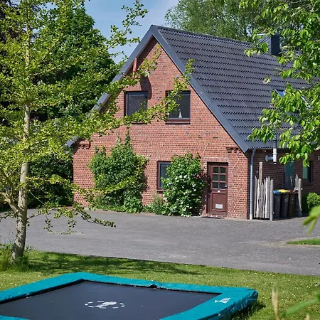 Waterkant Direkt Am Wittensee, Mit Spielscheune